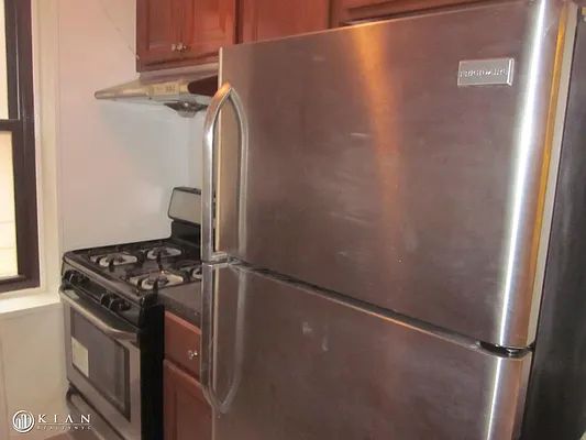 Rented by Kian Realty | media 10