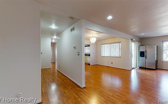 2nd image of 31061 Pointe Of Woods Dr #85