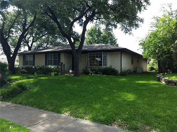 2nd image of 1410 Charleston Dr