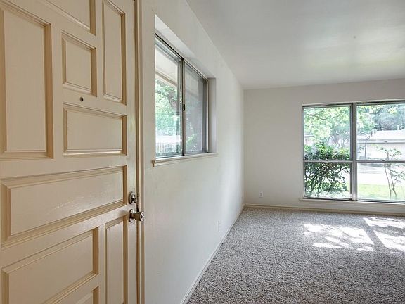4th image of 96 Ravenswood Dr