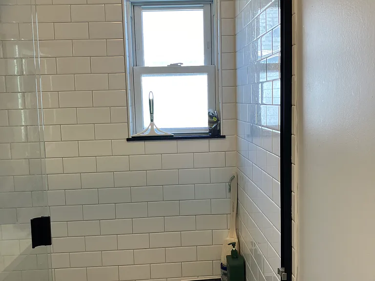 28 Pomona Pl #2 — Photo 1