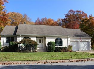 5 Strawberry Ln, Warren, RI 02885