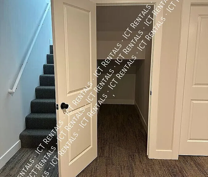 1126 N Broadview Ln #1 — Photo 13