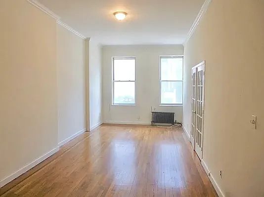 2nd image of 160 W 72nd St APT 3F