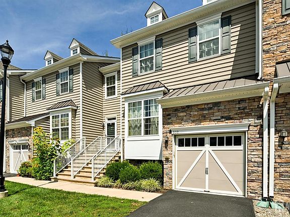 3rd image of 202 Downey Ln