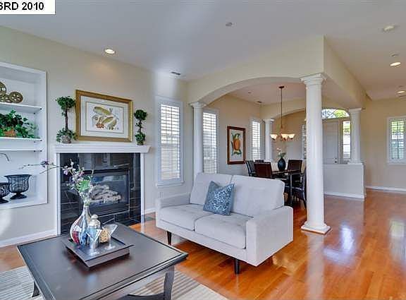 3rd image of 8231 Skyline Cir