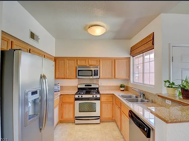 1501 Blackcombe St #203 — Photo 3