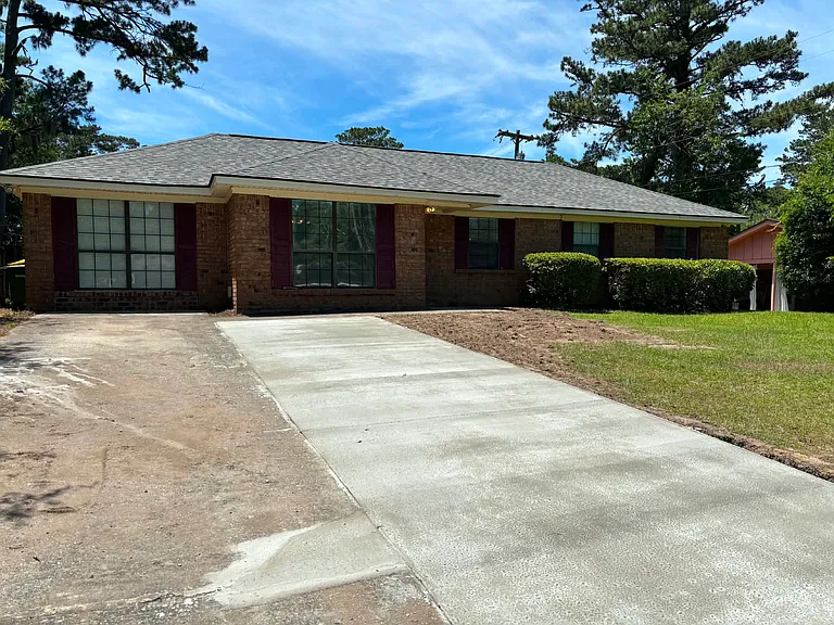 6 Lucian Cir — Photo 2