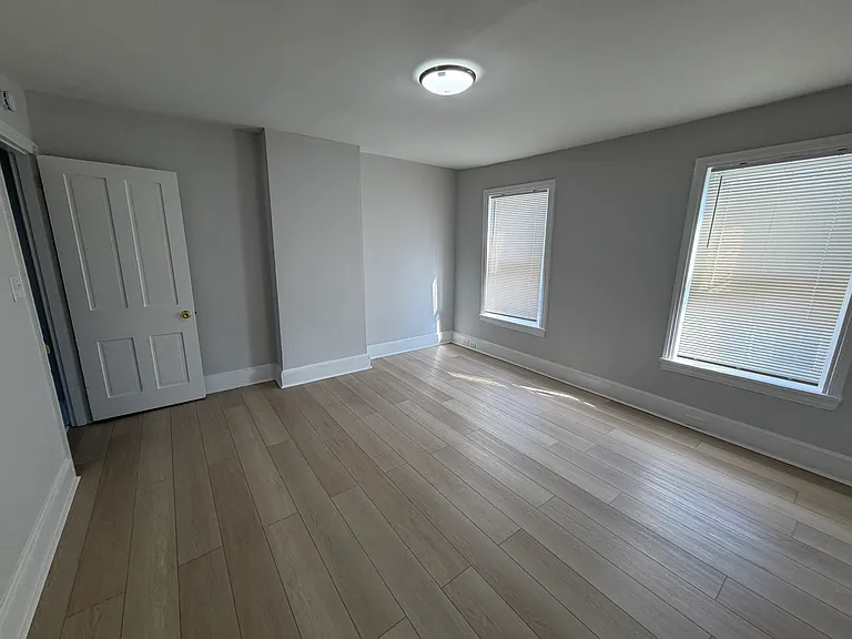 1114 Lancaster Ave — Photo 10