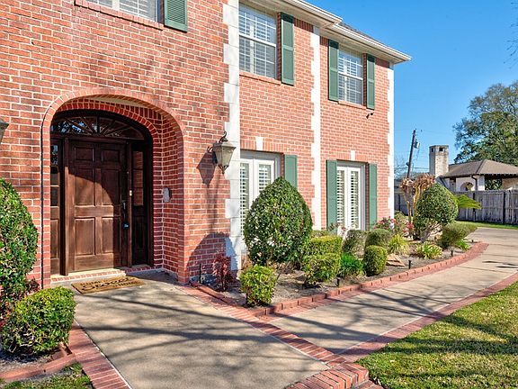 4th image of 3512 Terrace Dr