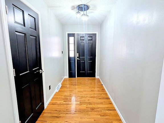 2nd image of 139 Riverwood Dr