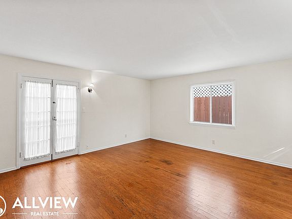 4th image of 1018 W 18th St