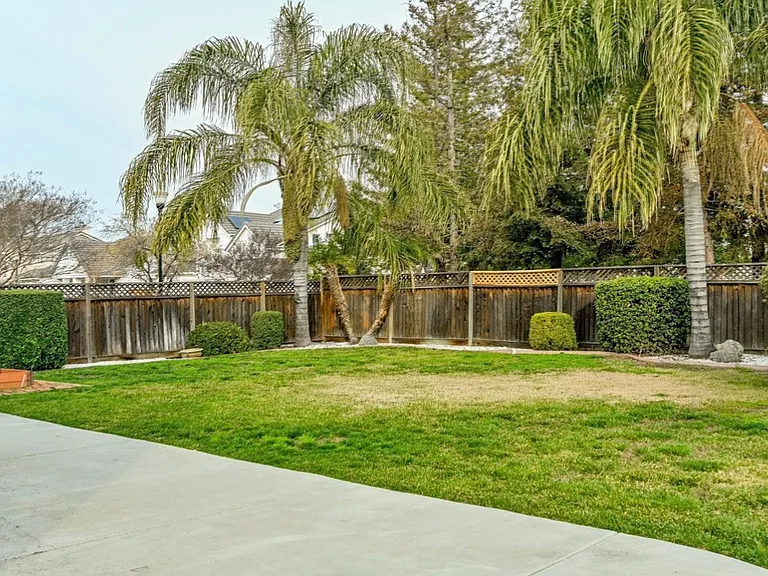Chamomile Ln — Photo 11