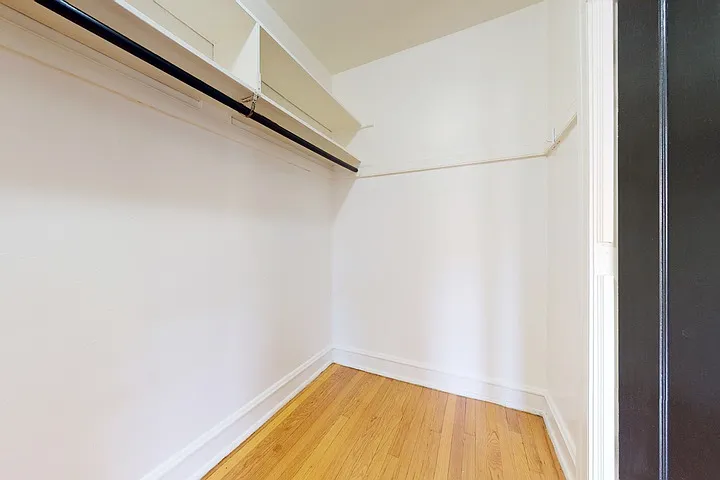 5501 S. Cornell — Photo 18