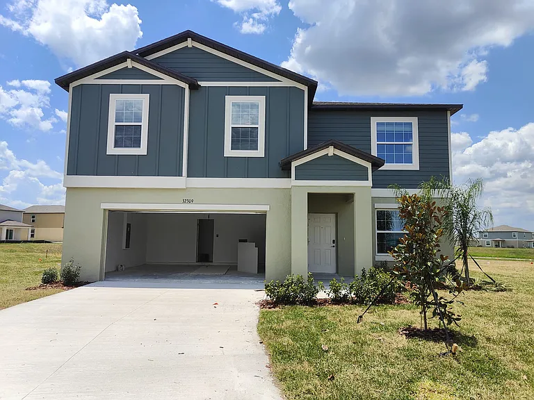 Premium and larger Plot, Cul de sac - Garden Facing, Best View of the Pond