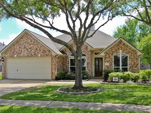 1715 Bluebeard Ct, Sugar Land, TX 77479