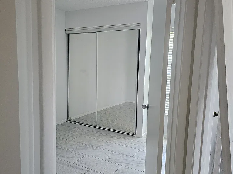 800 Park Villa Cir — Photo 21
