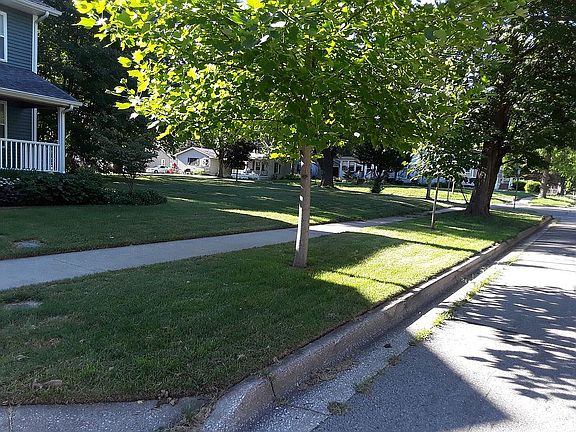 Indiana facing South/Lyon St