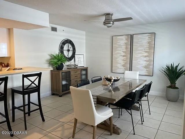 3 bed, 3.0 bath, 2195 sqft, $4,500 — Photo 3