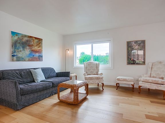 3rd image of 116 Solana Vista Dr #B