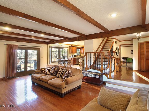 5th image of 7853 Camberley Dr