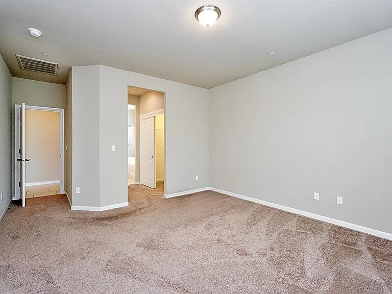 3742 Pontiac Ave — Photo 13