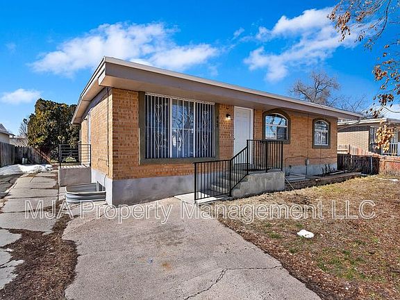 2nd image of 443 N Dorothea Way