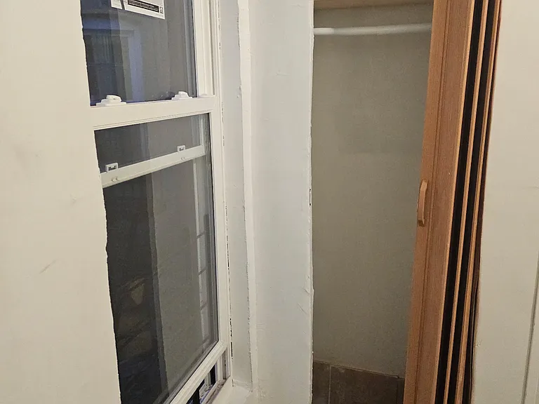 916 Bryant Ave — Photo 9