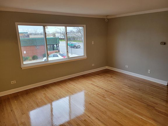 3rd image of 8701 S Sacramento Ave APT 2