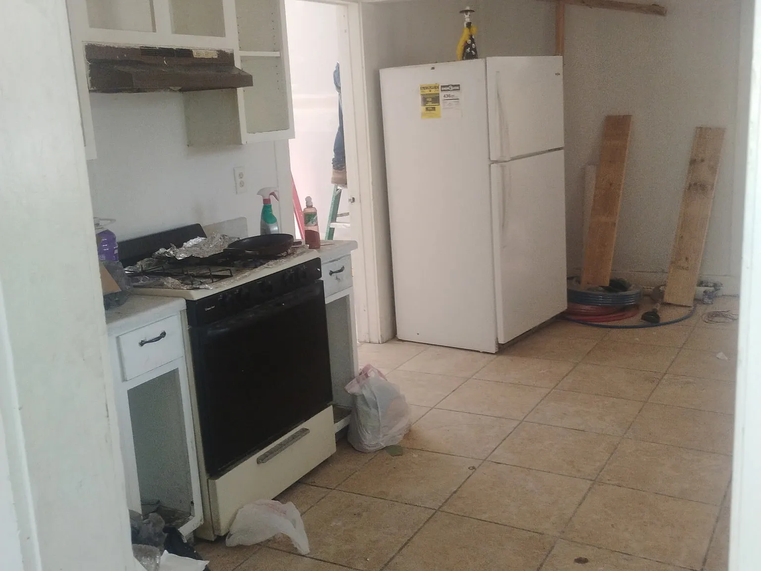 3 bed, 1434 sqft, $2,100 — Photo 3