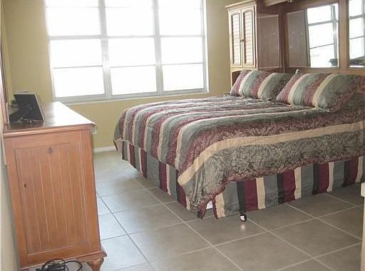 5th image of 5600 Collins Ave APT 9G