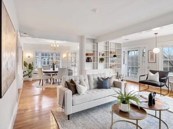8 Russell Rd, Newton, MA 02458