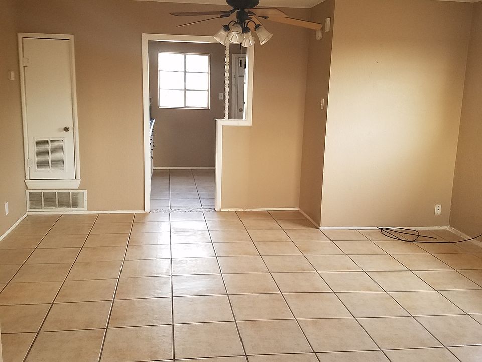 2nd image of 5025 Riley Ct