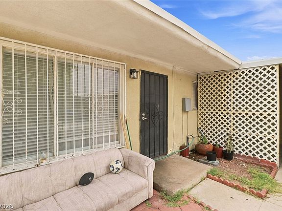 3rd image of 2101 Stanley Ave
