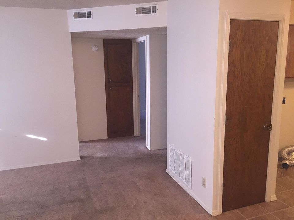 2nd image of 239 Hillcrest Rd APT 6