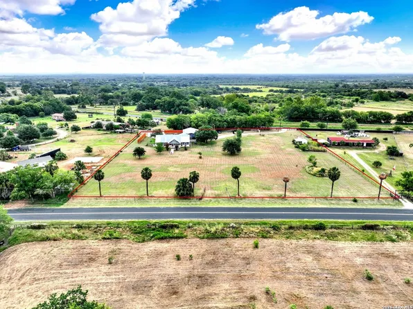 14805 LADD RD, Atascosa, TX 78002