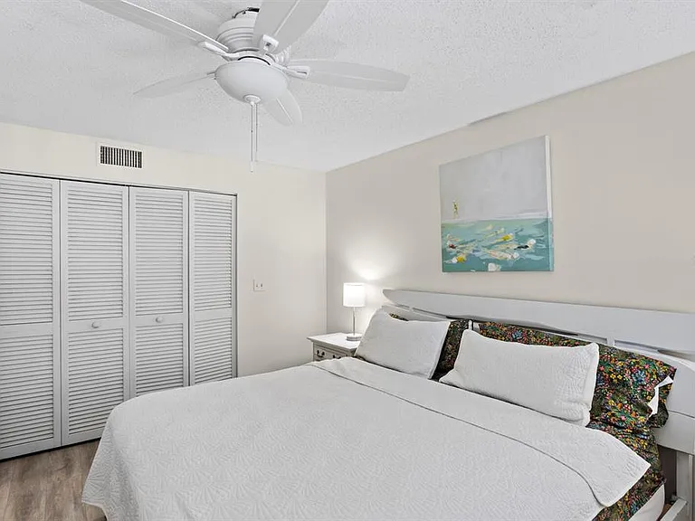 2900 Gulf Blvd #211 — Photo 31