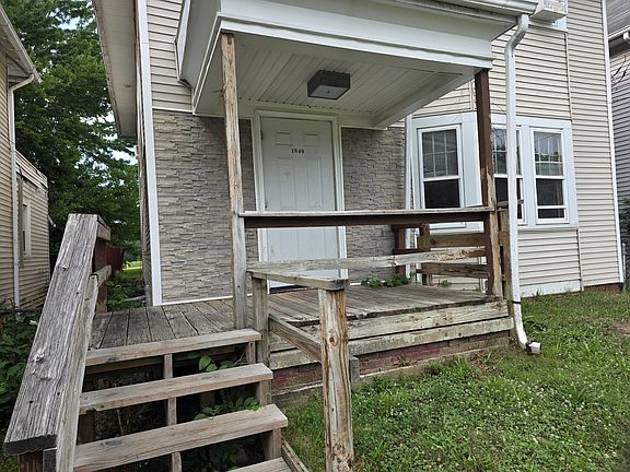 Front porch area