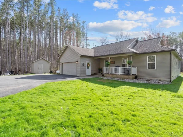 46 Otis Acres Dr, Pulaski, NY 13142