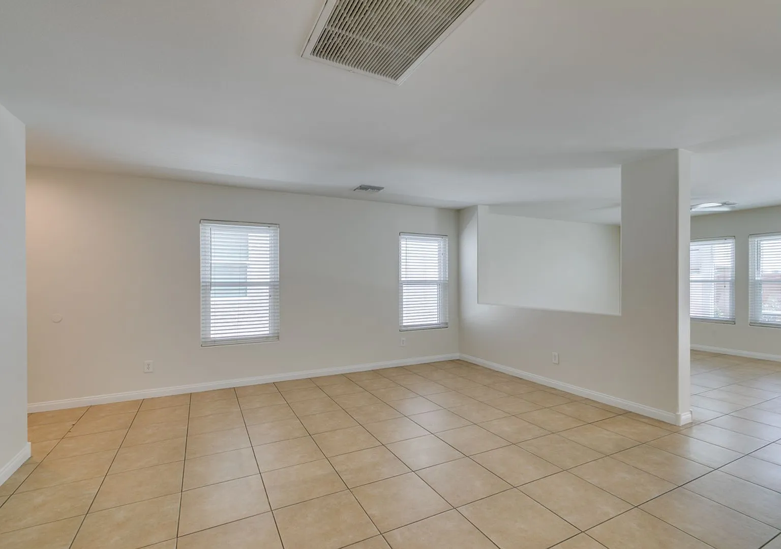 Remodeled 3-Bedroom Home with Loft. — Photo 3