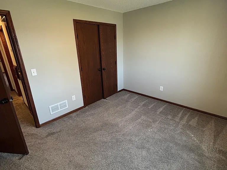 386 Greenway Dr — Photo 9