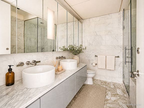 4th image of 18 W 48th St APT 19D