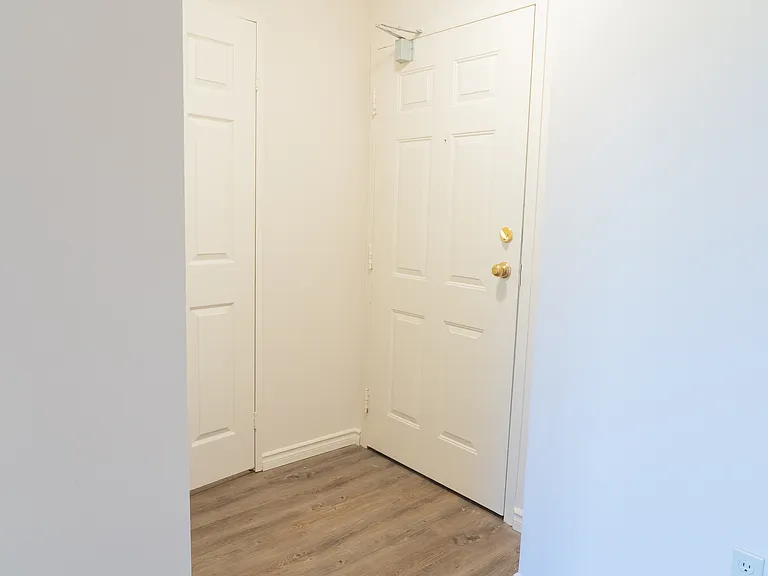 655 Windermere Rd — Photo 52