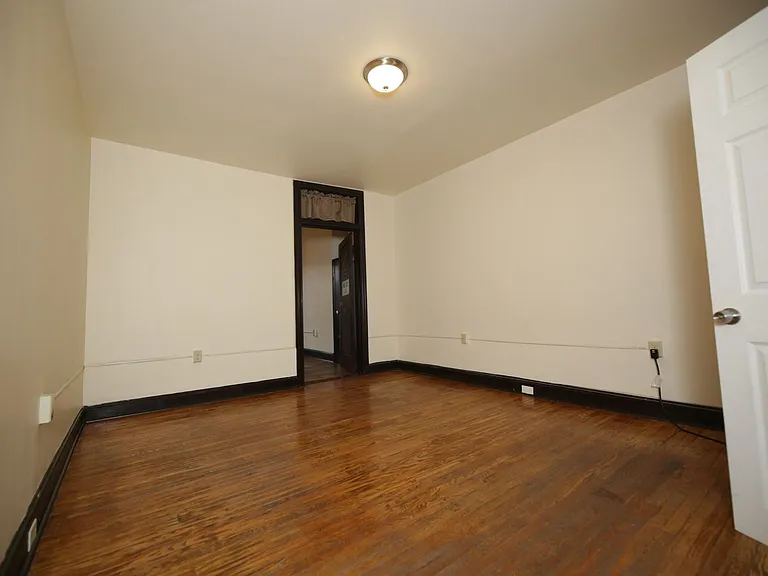 2125 Saint Paul St — Photo 11