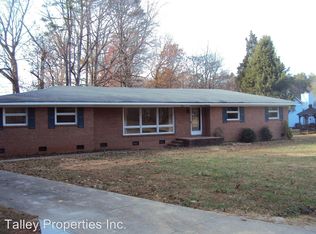 7811 Shalom Dr, Charlotte, NC 28216
