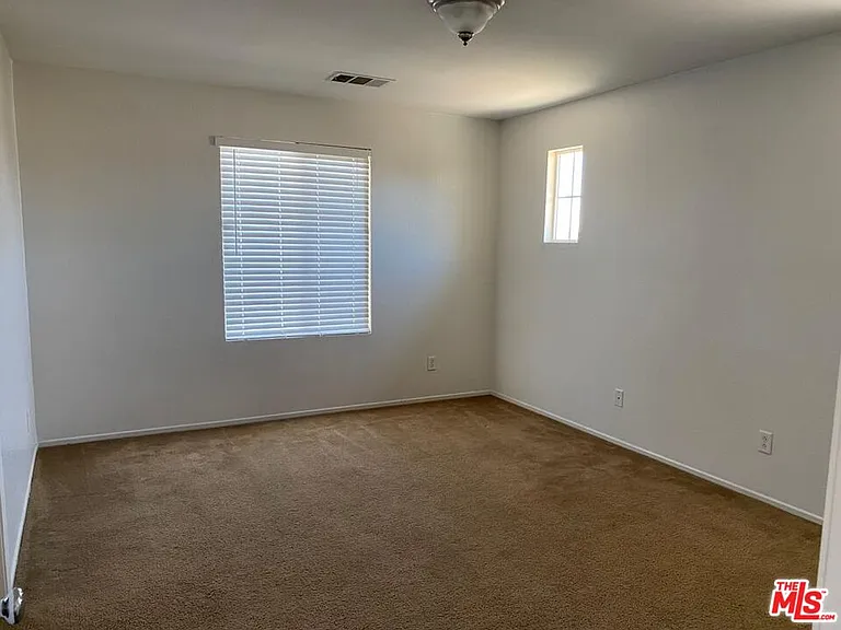 41183 Bank Ct — Photo 17