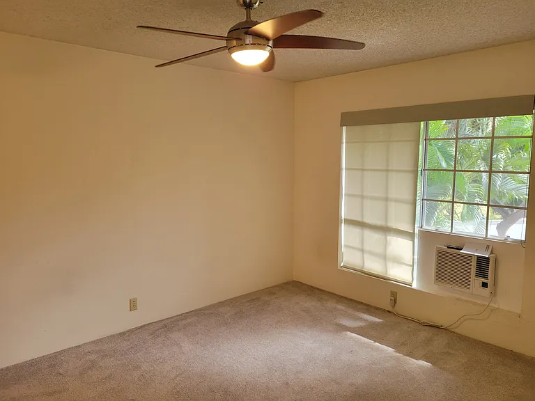 393 Mananai Pl #R — Photo 5