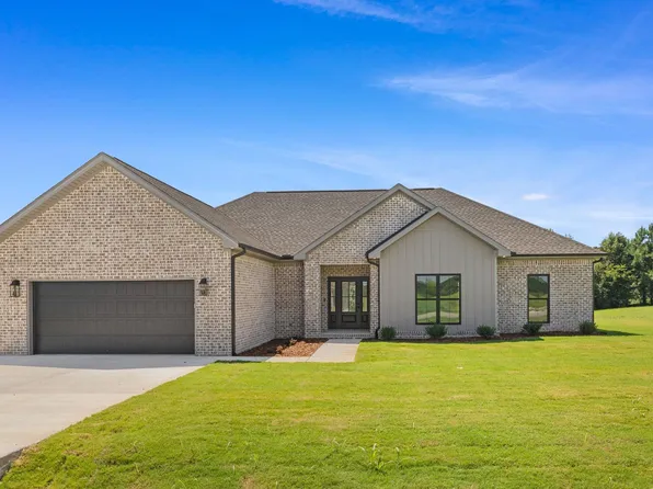 240 Spry Way, Killen, AL 35645