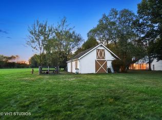 10550 Braeburn Rd, Barrington Hills, IL 60010