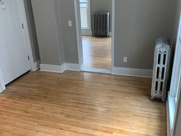 2nd image of 516 N Broad St #2
